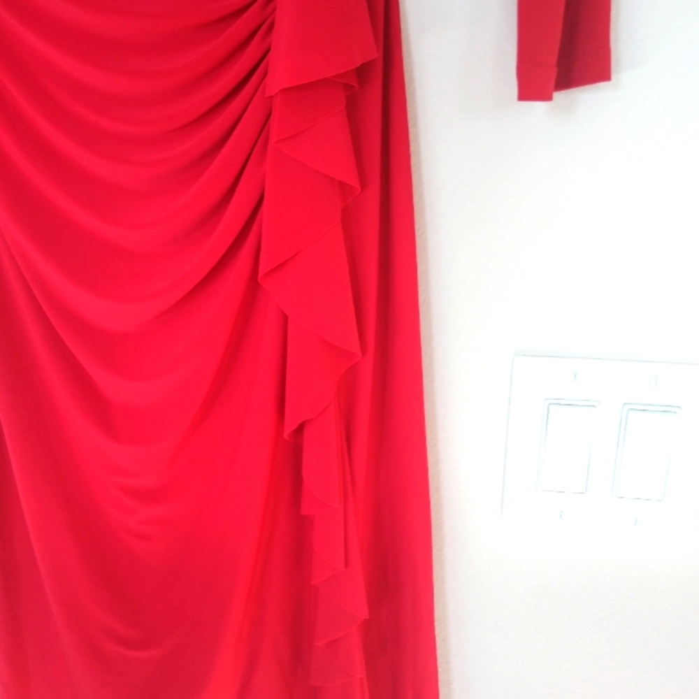 Women's dress - Picture 3 of 4